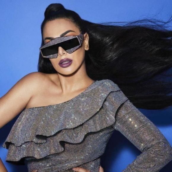 HUDA BEAUTY Demi Matte Cream Liquid Lipstick in Catwalk Killa - Picture 4 of 5